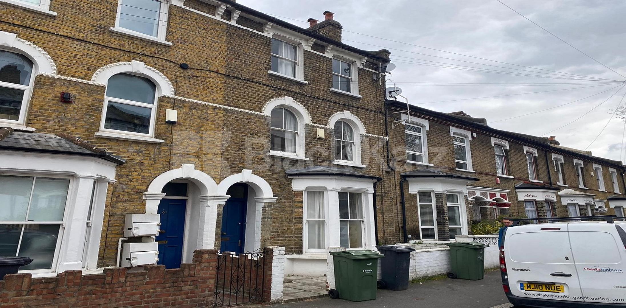 			LET , 4 Bedroom, 2 bath, 2 reception House			 Dalyell Road, Brixton